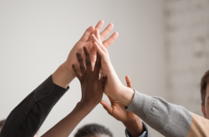 EOR vs PEO: What Growing Businesses Need to Know Before Hiring Internationally